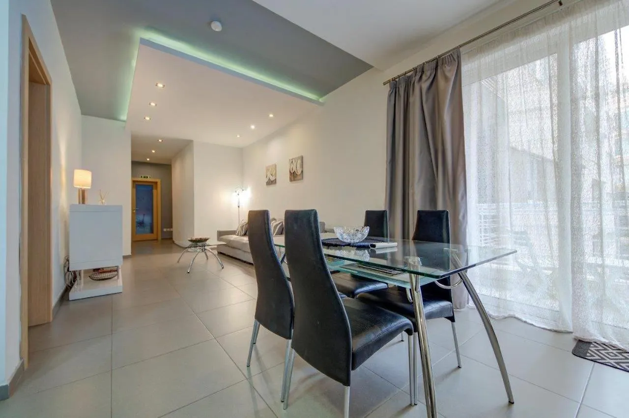 Sliema 2 Bedroom Close To Seafront Apartment