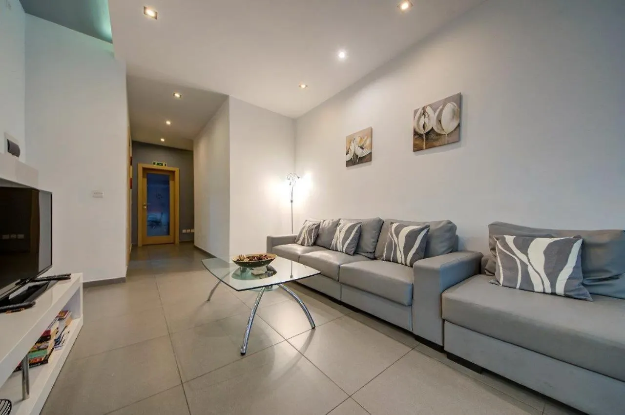 Apartment Sliema 2 Bedroom Close To Seafront Malta