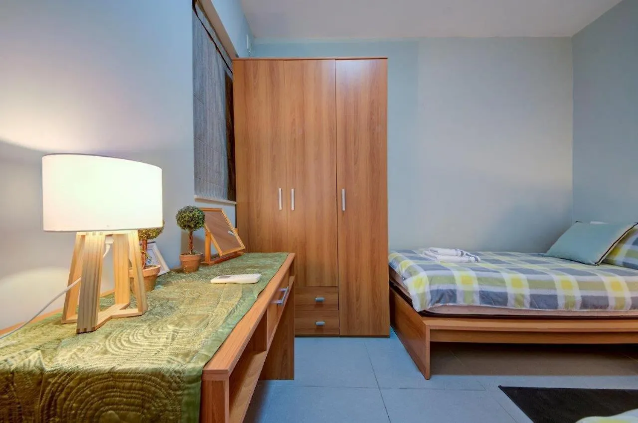 Sliema 2 Bedroom Close To Seafront