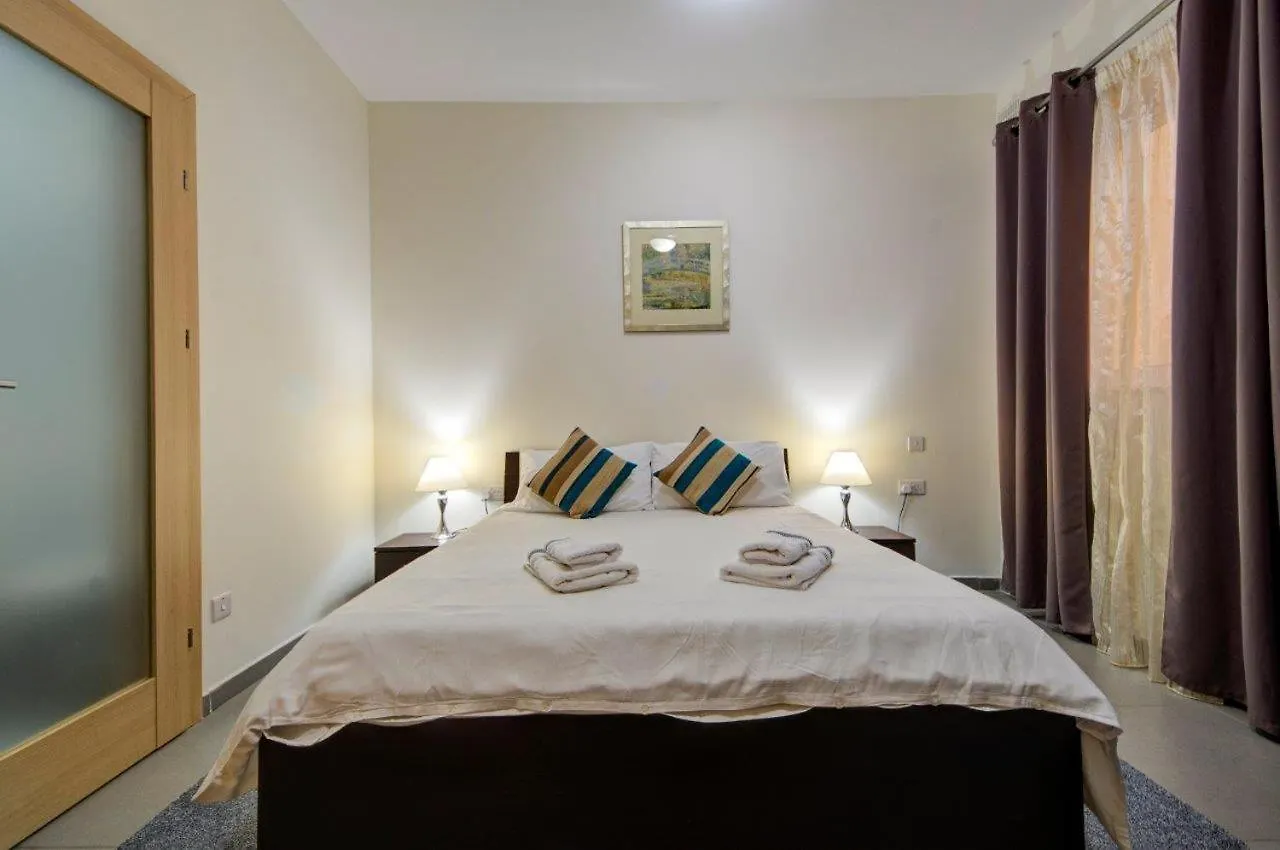 Sliema 2 Bedroom Close To Seafront 0*,
