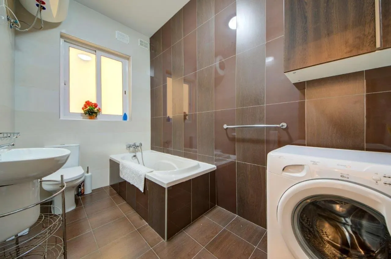 Sliema 2 Bedroom Close To Seafront